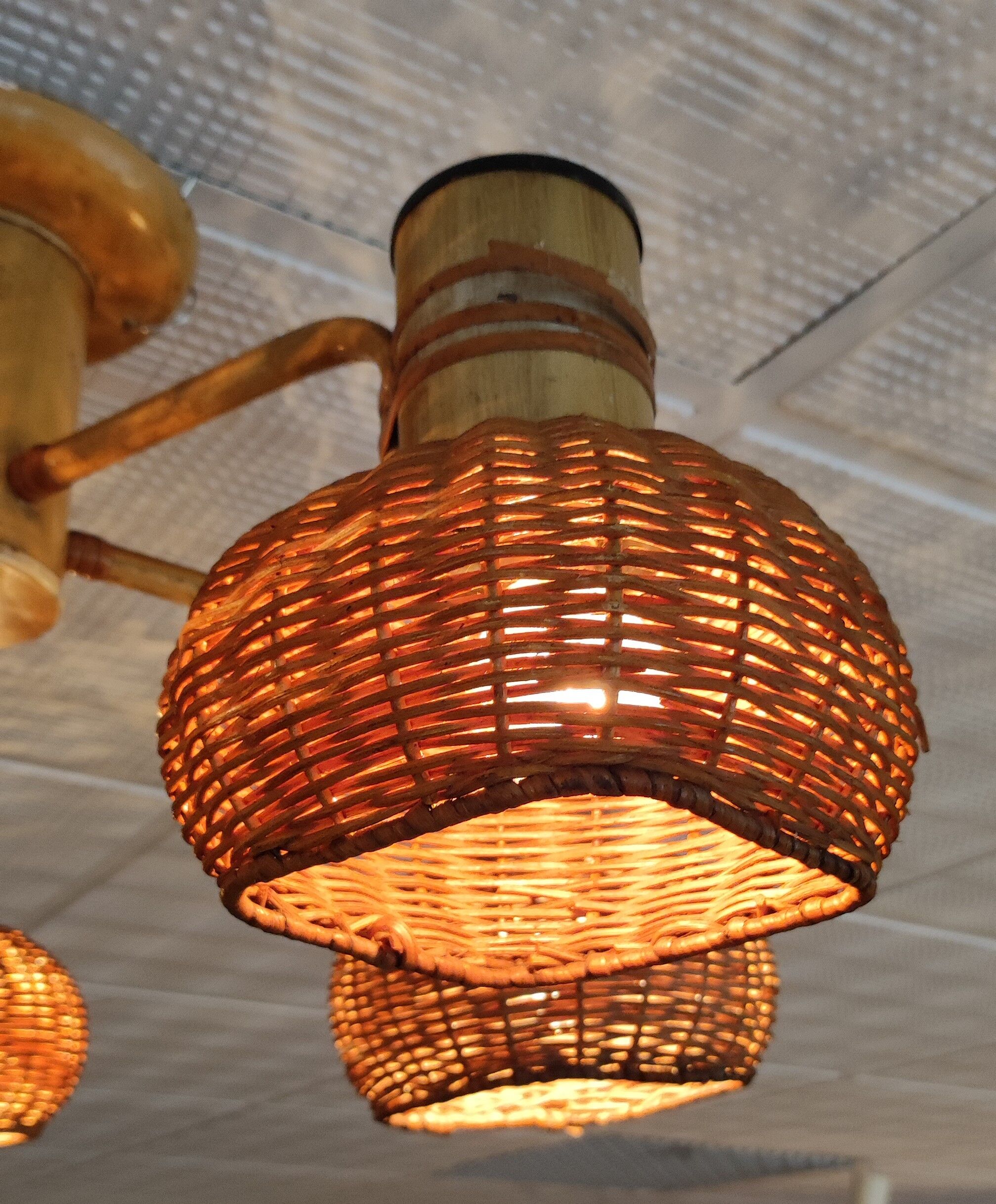 Ceiling chandelier 5 burners in rattan & metal 1950