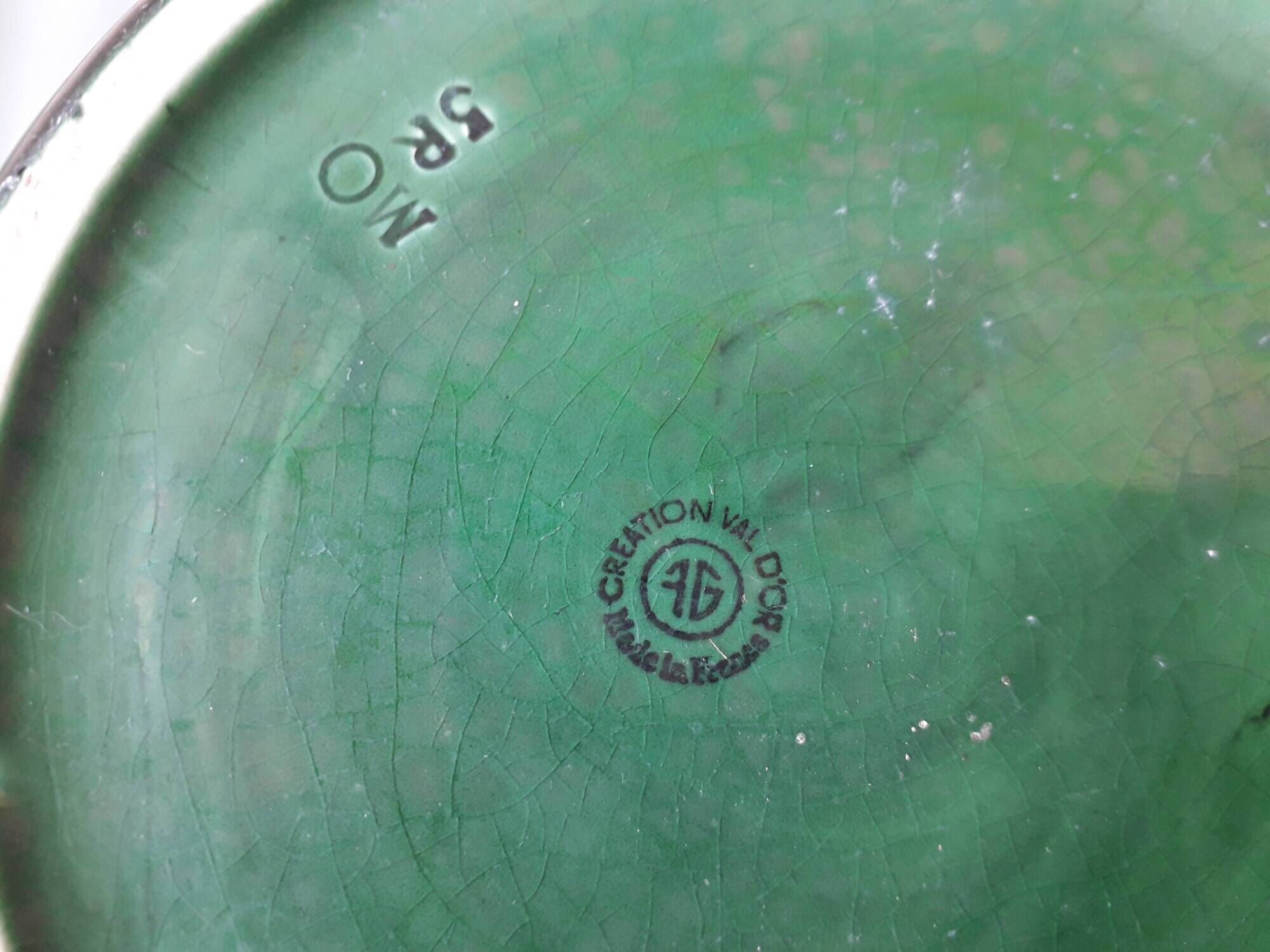 Green ceramic cache-pot
