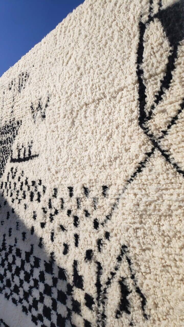 Azilal black and white rug 200*300 cm