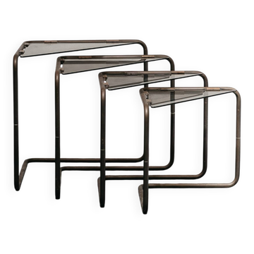 Ensemble de 4 tables basses modulables en métal et verre design des années 1960.