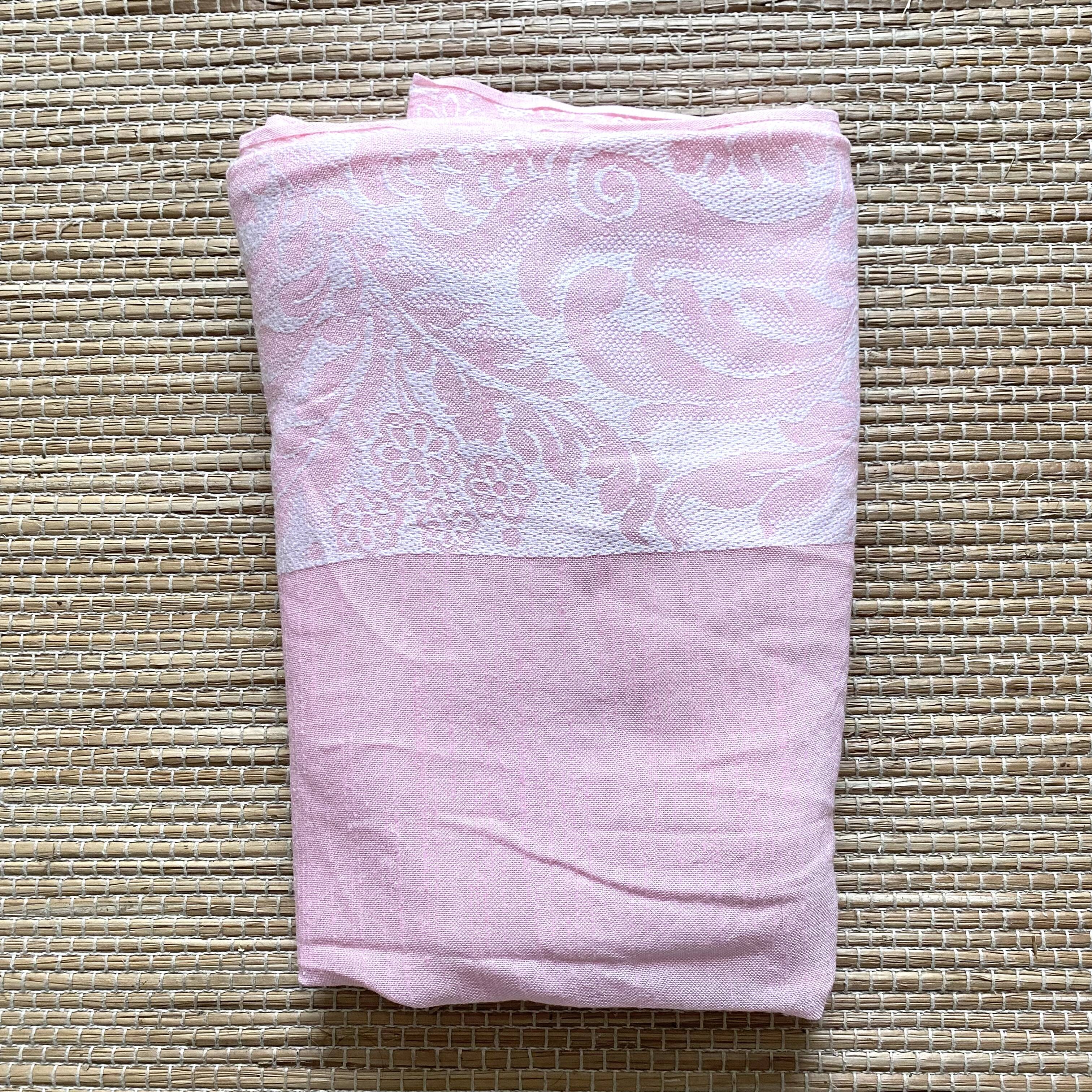 Rectangular tablecloth 200X150 cm pink and white