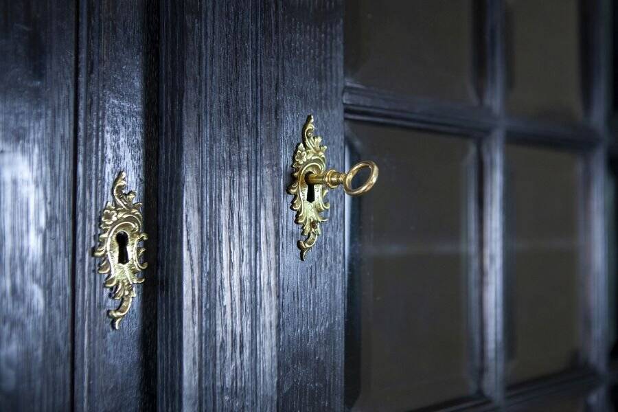 Early 20th Century Rococo Revival Oak Cabinet, 1950s