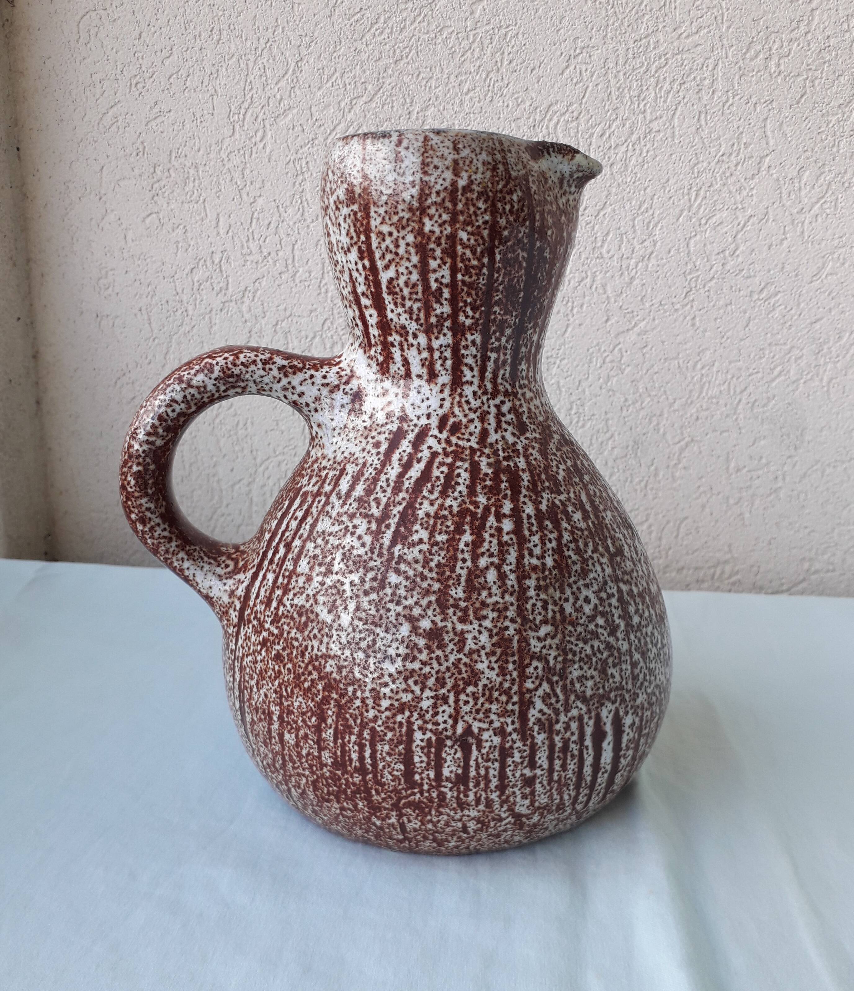Ceramic jug Accolay