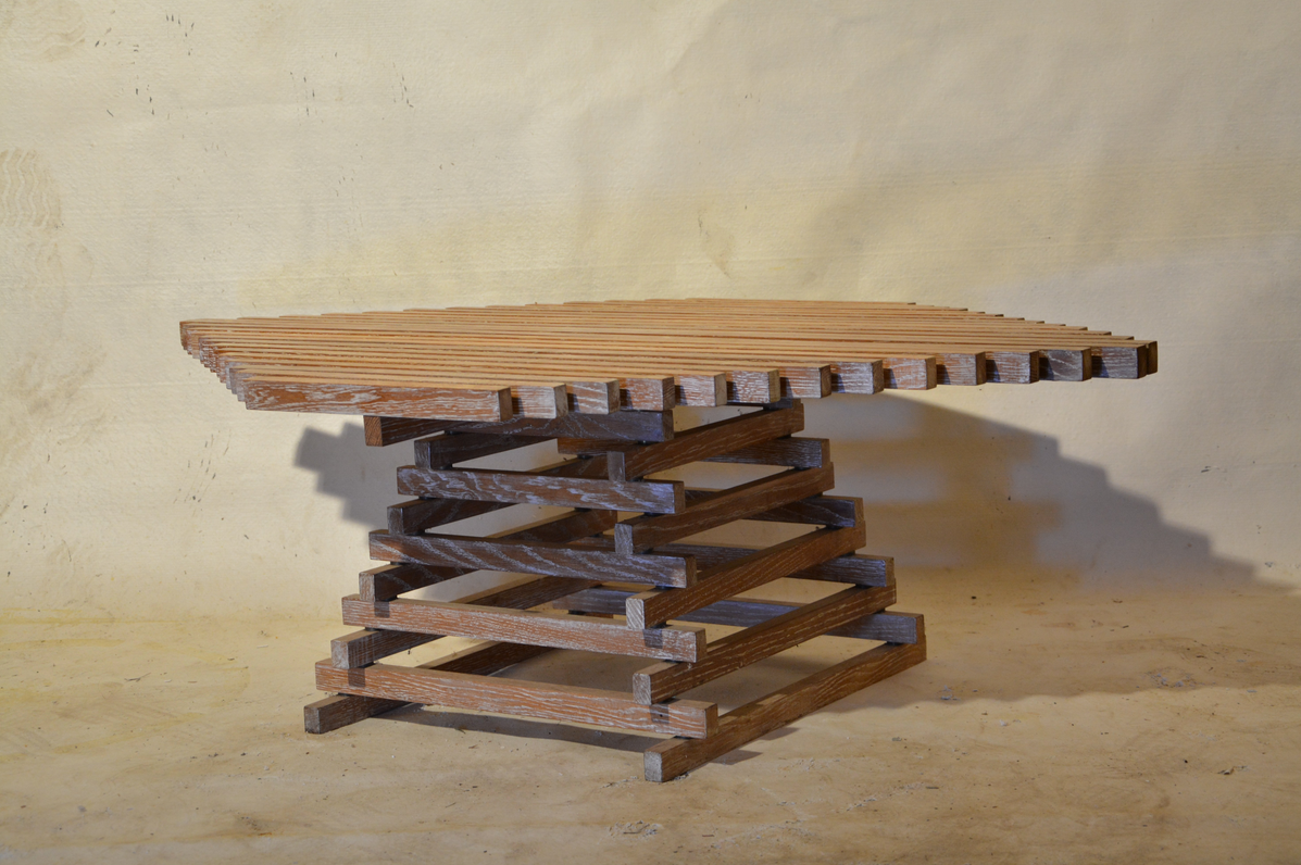 Table ajourée en bois 1980