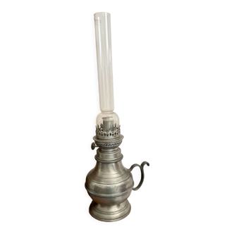 Kerosene lamp in tin with handle