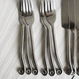 18-piece shiny metal cutlery set