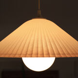 Pleated glass suspension