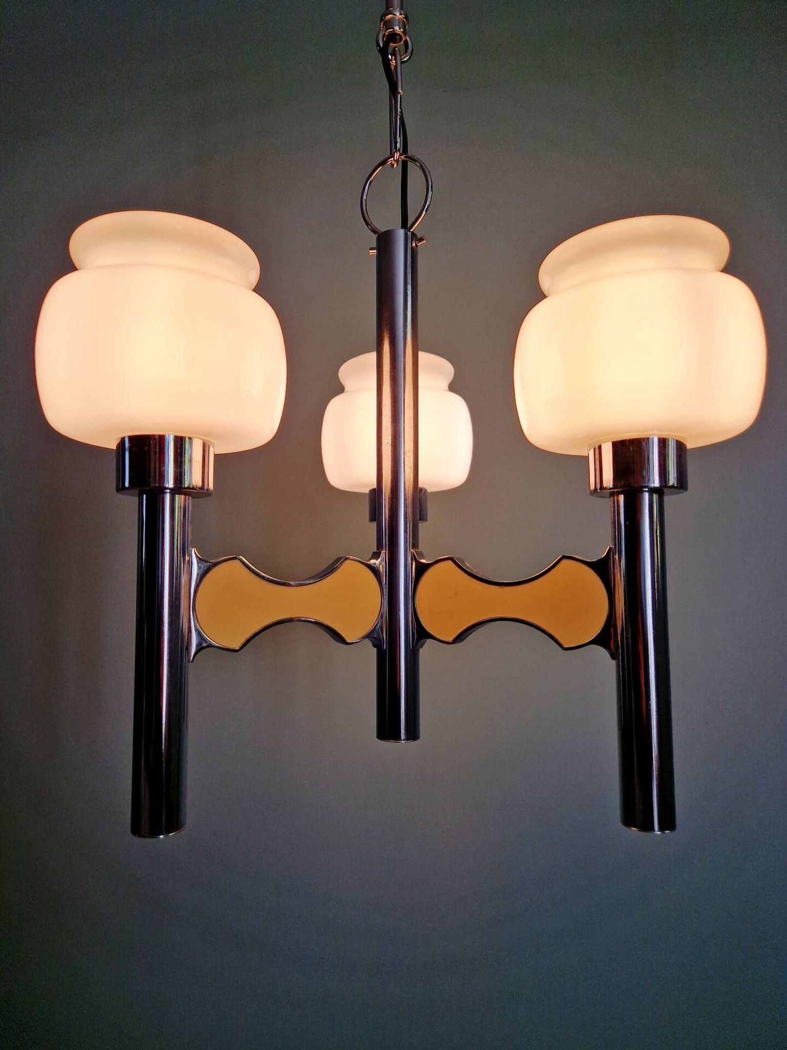 Lustre Space Age in chrome metal and opaline, G. Sciolari, 1970