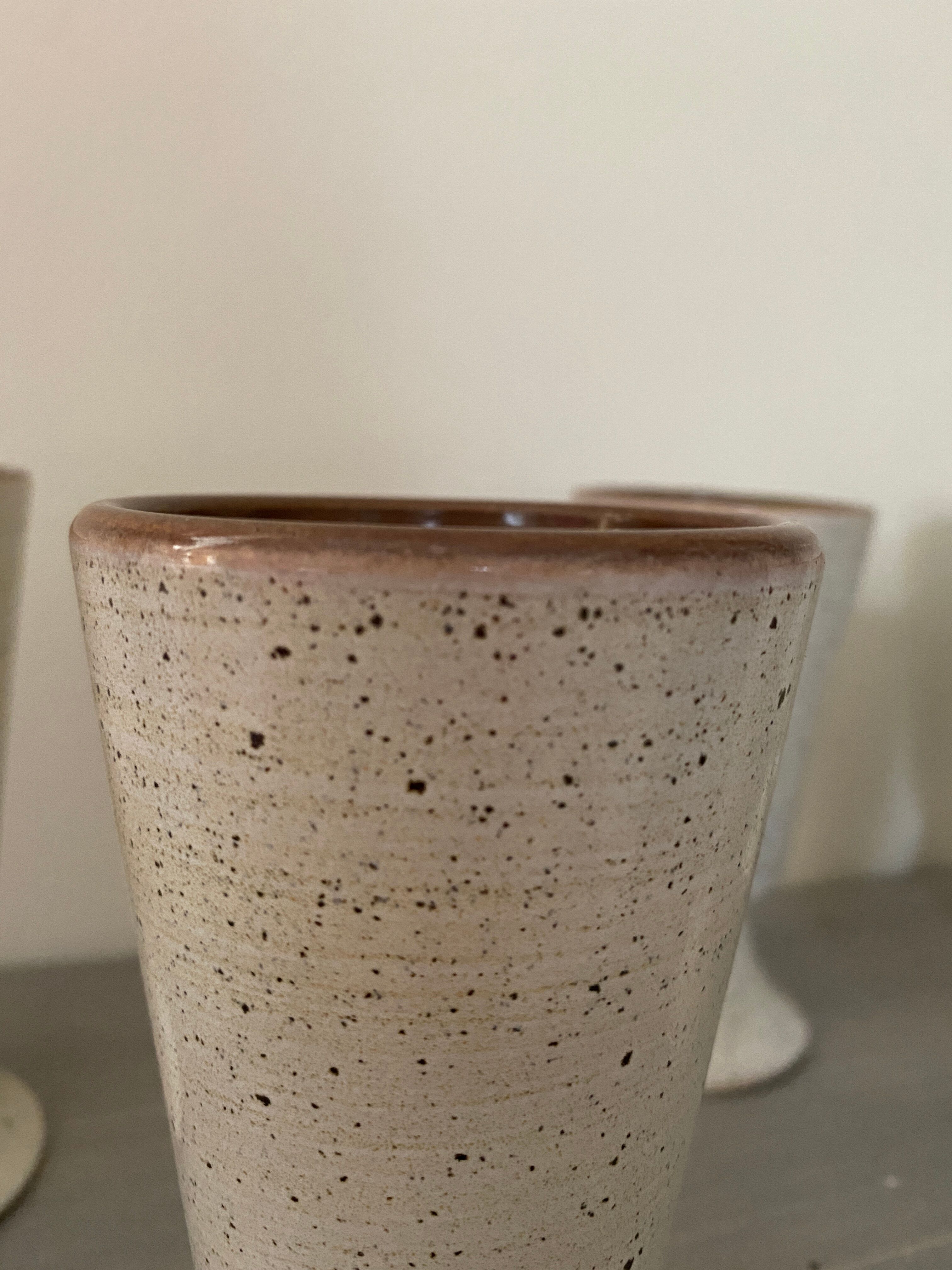 Vernified sandstone mugs