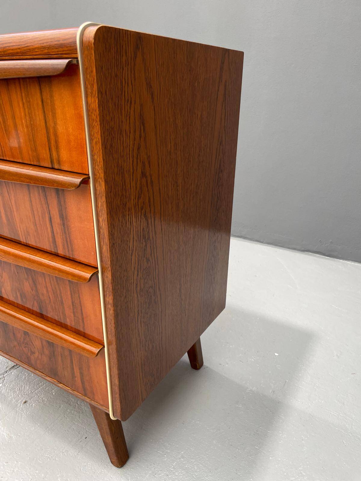 Commode à Tiroirs par Bohumil Landsman pour Jitona, Tchécoslovaquie, 1960