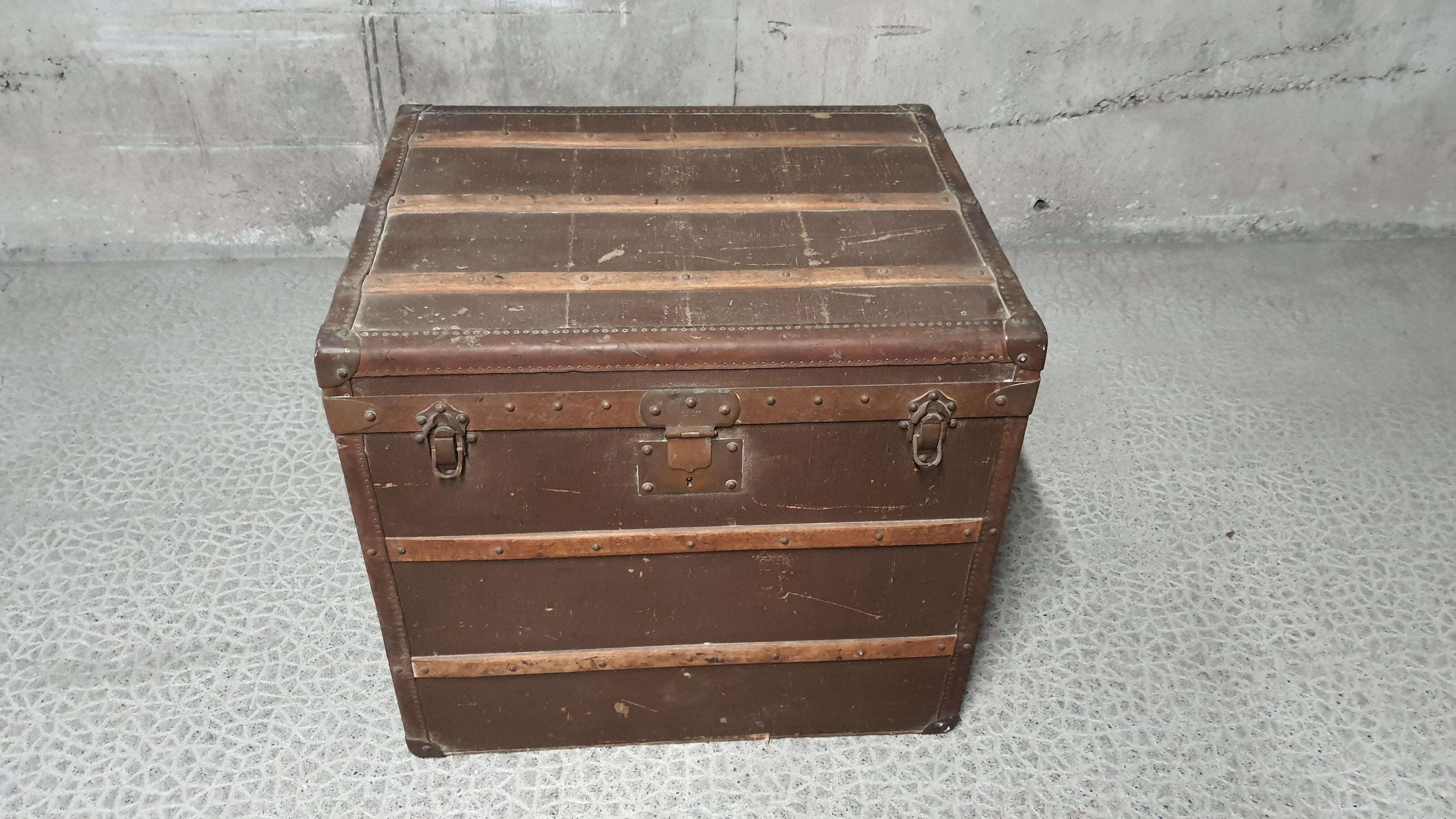 Travel trunk "Moynat"