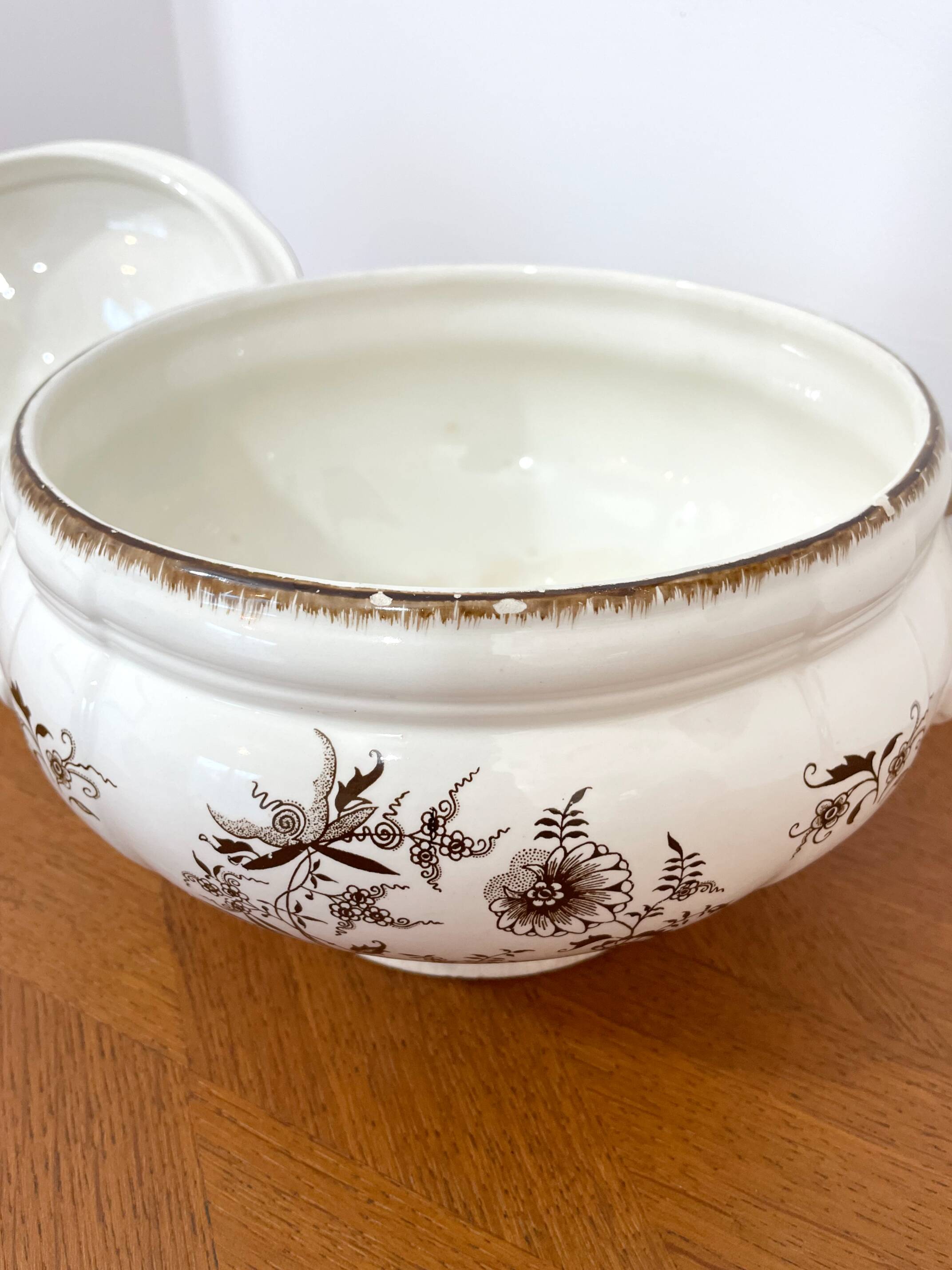 Soup tureen / Vegetable dish in earthenware - Sarreguemines - 1940s/50s