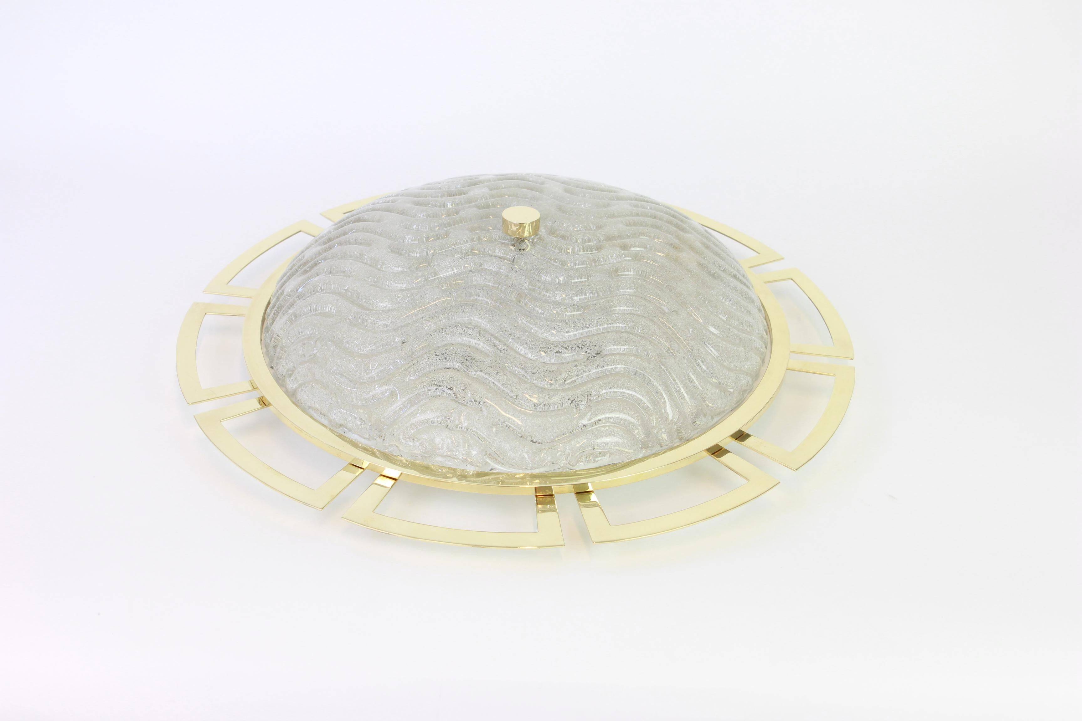 Grand Sputnik ceiling light in brass, Stilnovo style, 1970s.