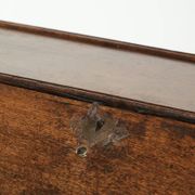 Secrétaire en chêne anglais ancien du début du XVIIIe siècle