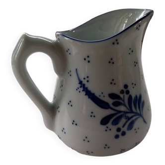 Petit pot à lait en porcelaine de Limoges