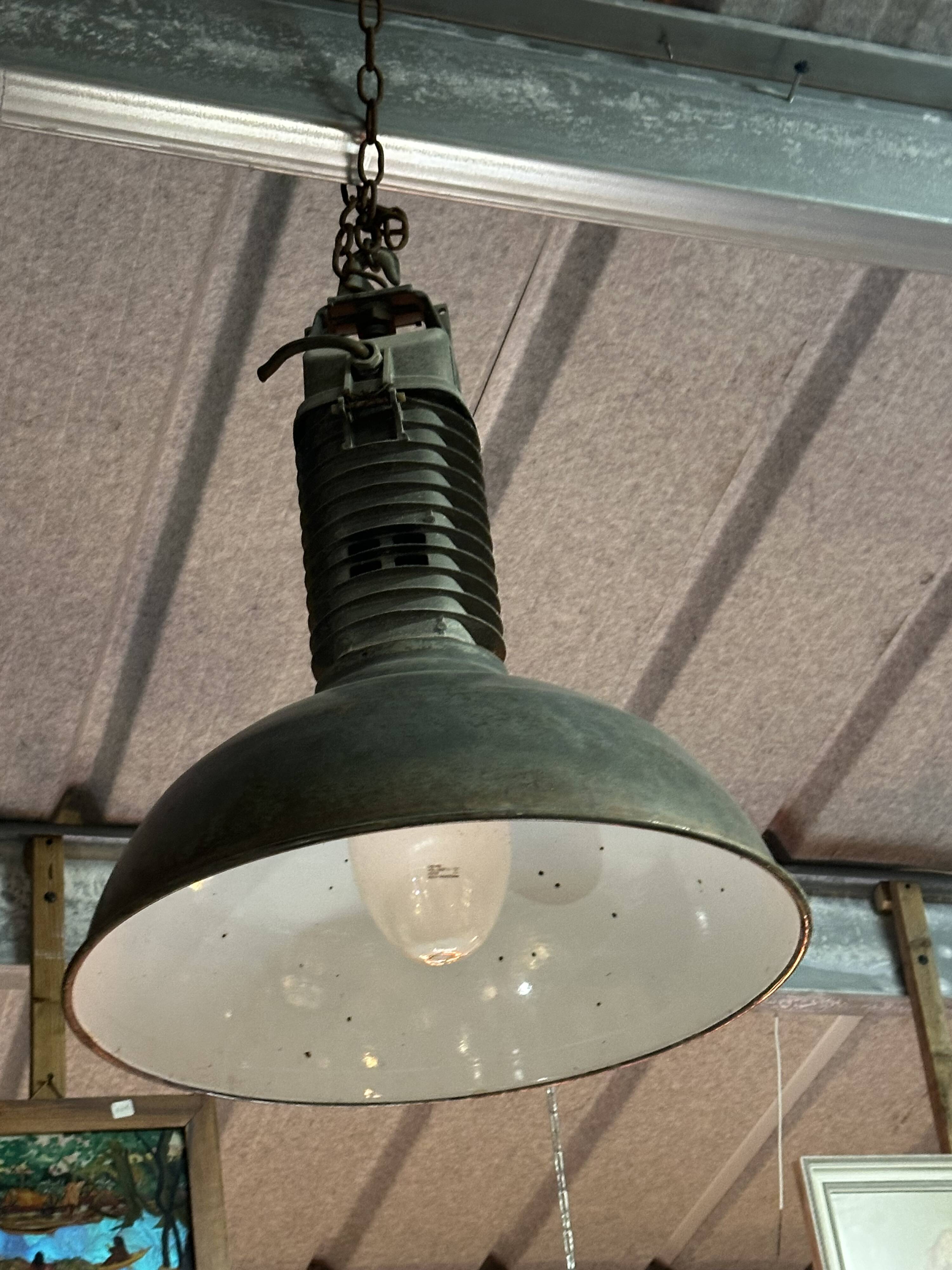 Industrial lamp