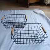 2 metal baskets