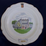 11 plates of earthenware from Gien model Châteaux de la Loire ar 22 cmmoiries diam