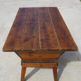 Ancien pétrin avec couvercle et piètement en chêne