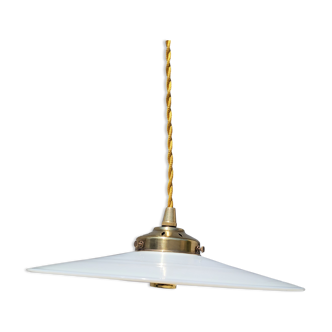 Smooth opaline suspension