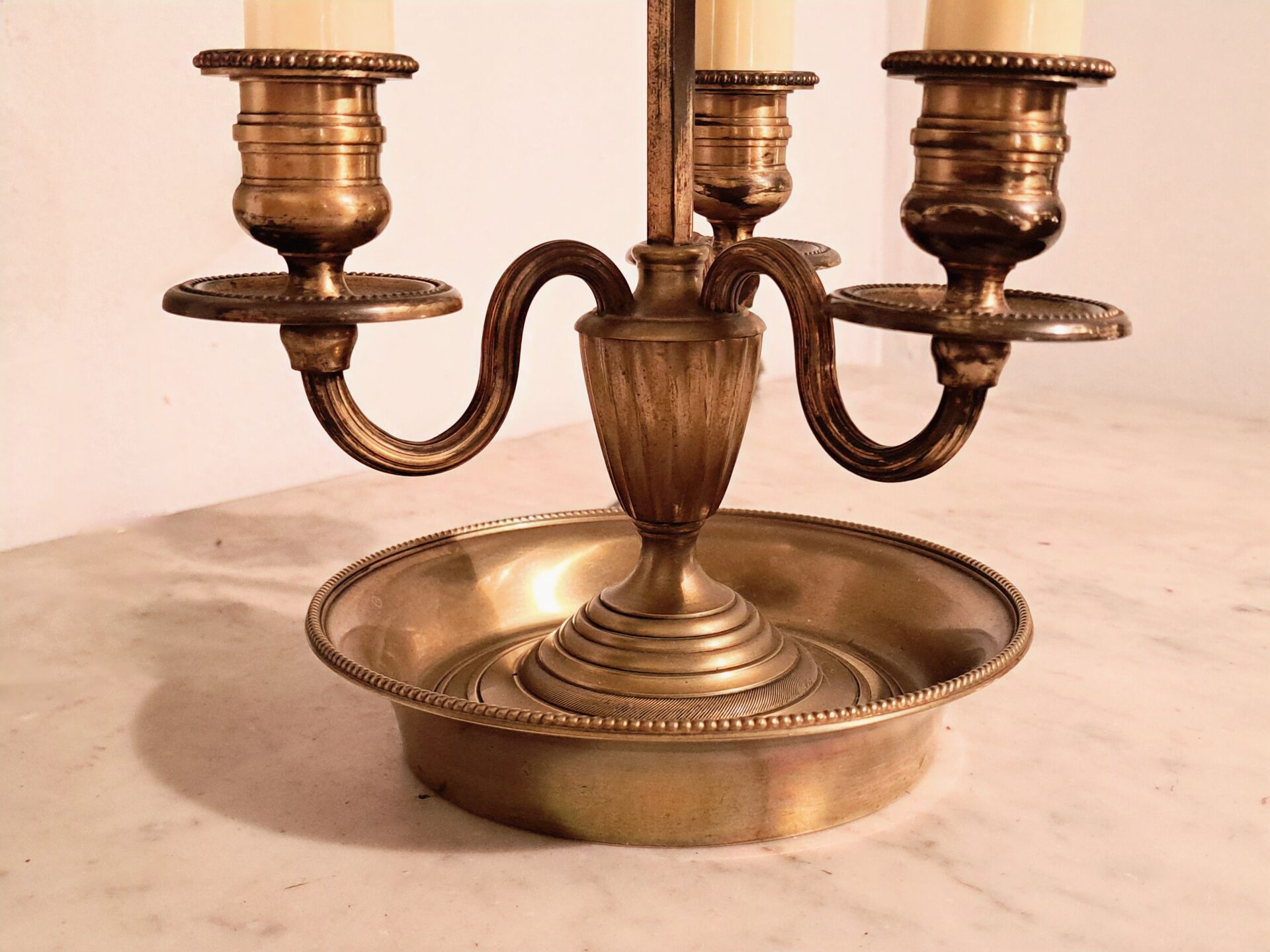 Gilded bronze and painted tin bouillotte lamp