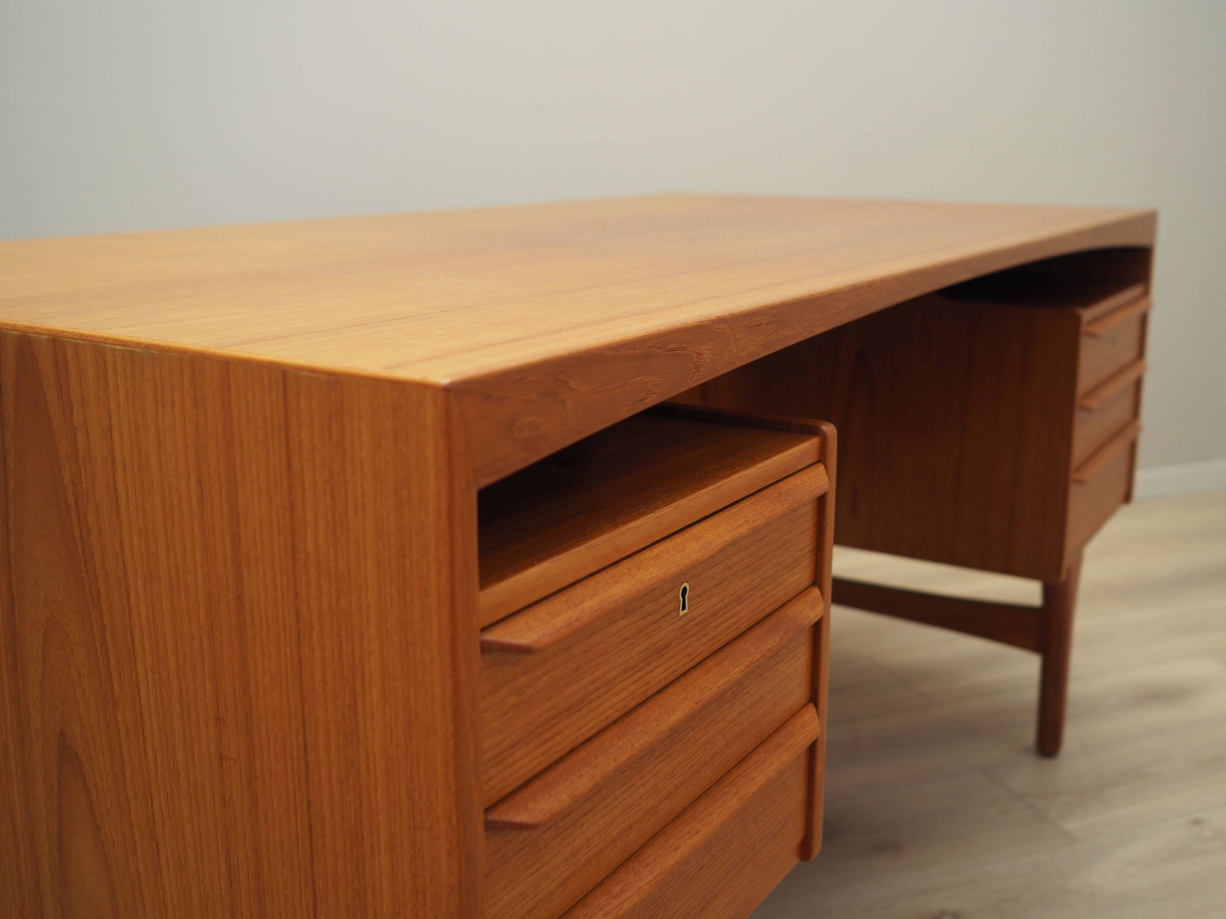 Teak desk, Danish design, 1960s, designer: Vald Mortensen, production: Odense