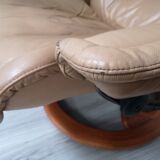 Fauteuil en cuir pivotant du milieu du siècle Norvège