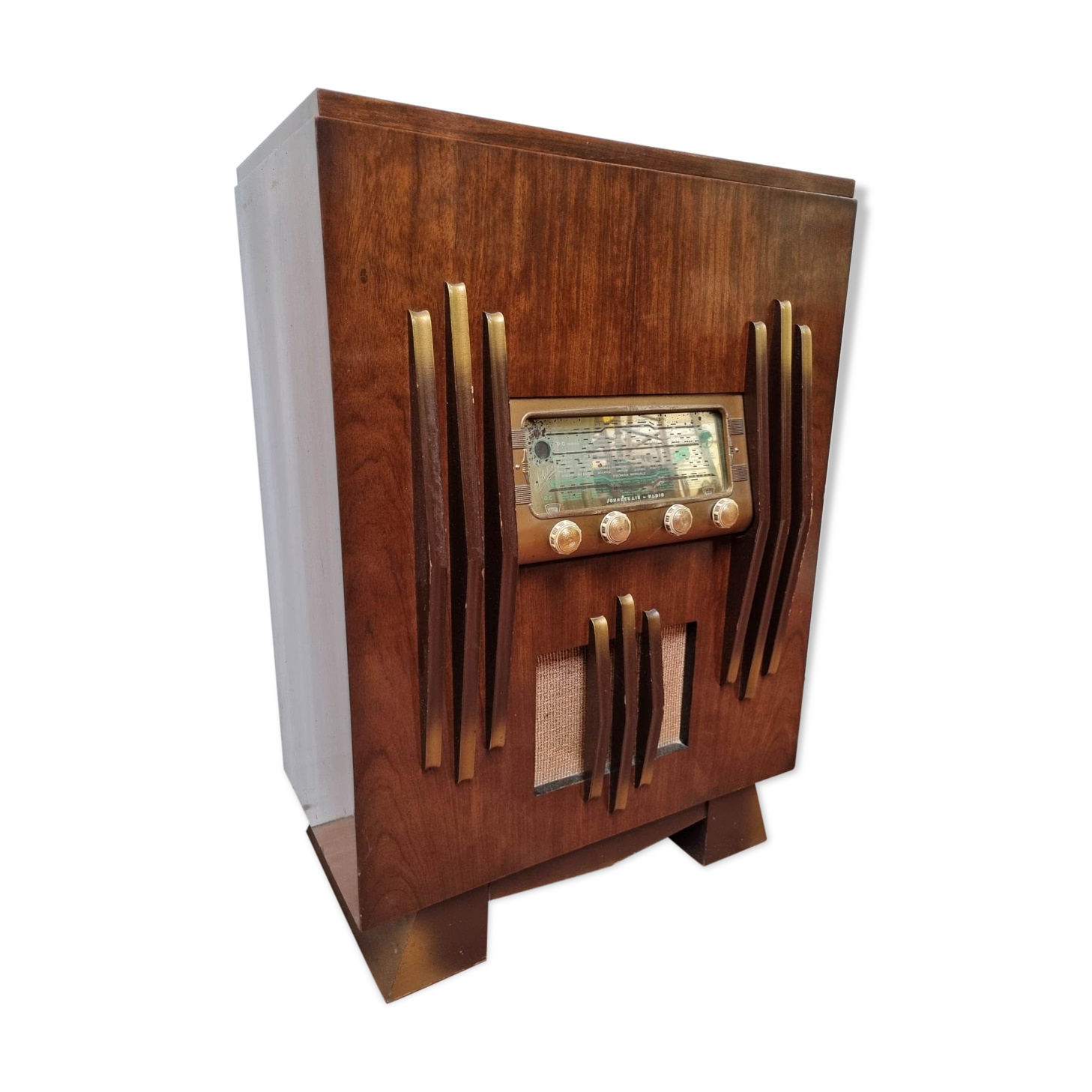 Radio cabinet from the 1940s