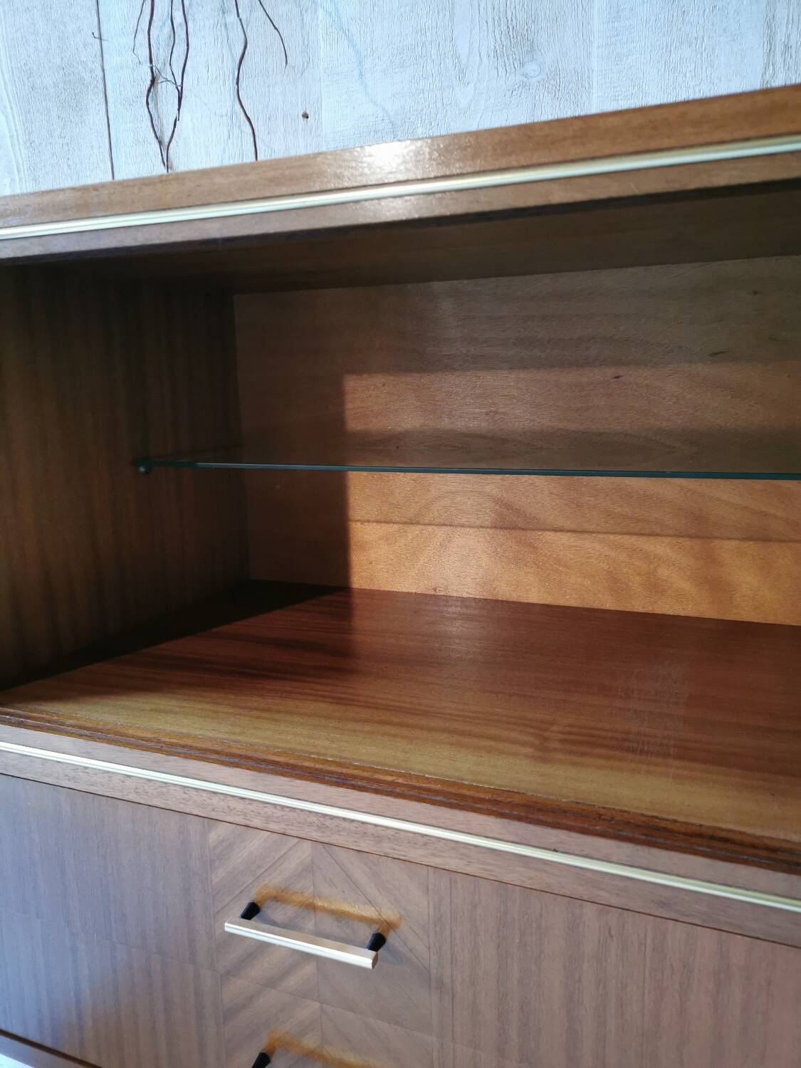 Compass feet sideboard