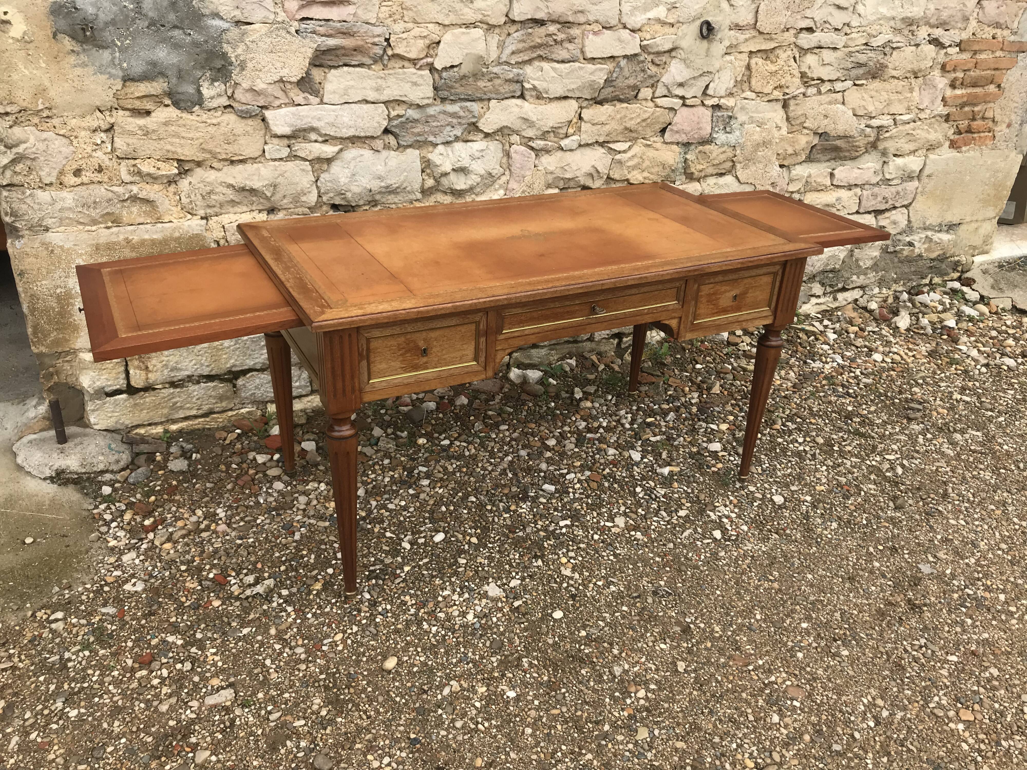 Desk Louis XVI style