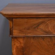 Walnut burl commode, Restoration period – early 19th century