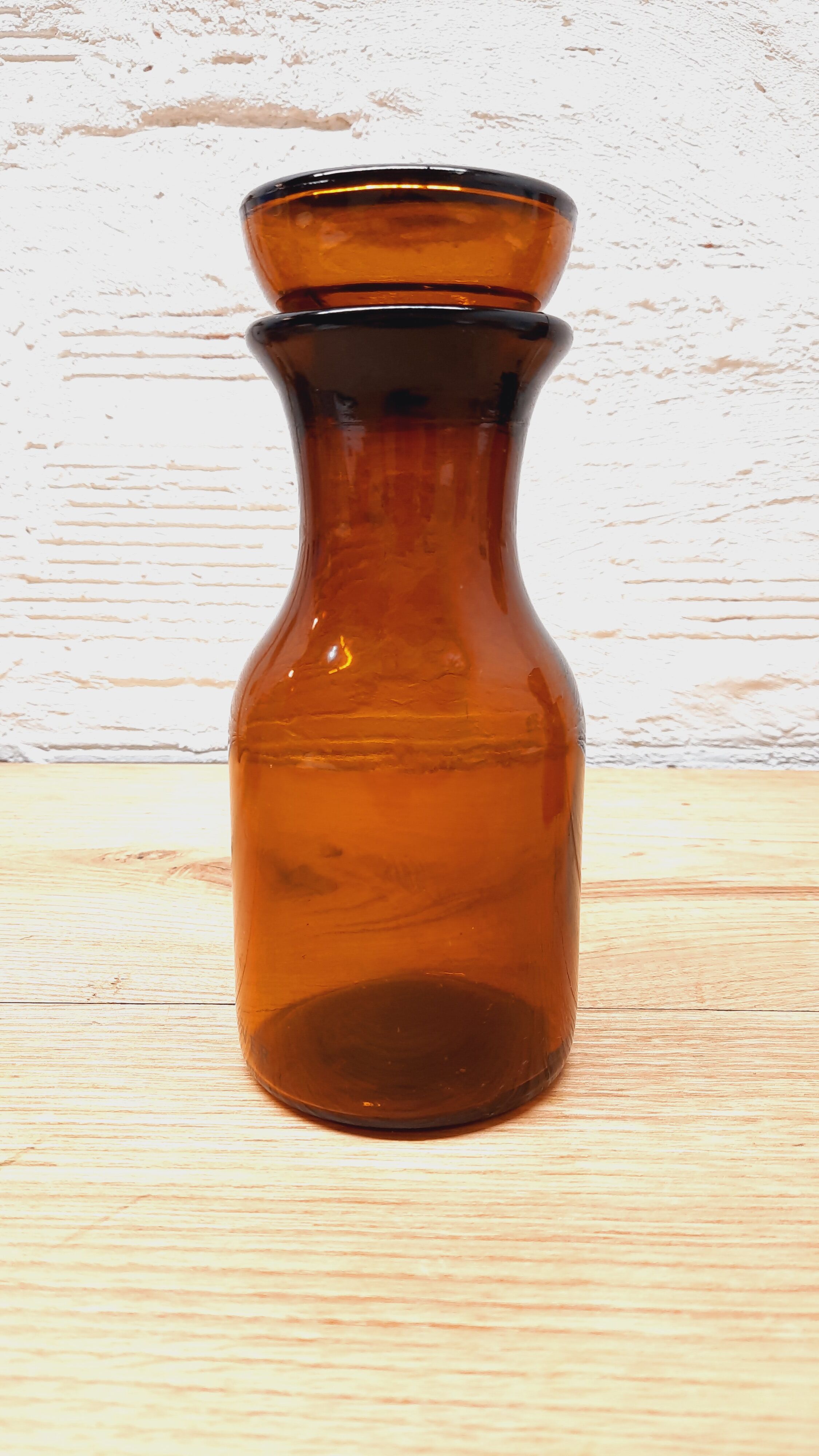 Duo amber glass jars