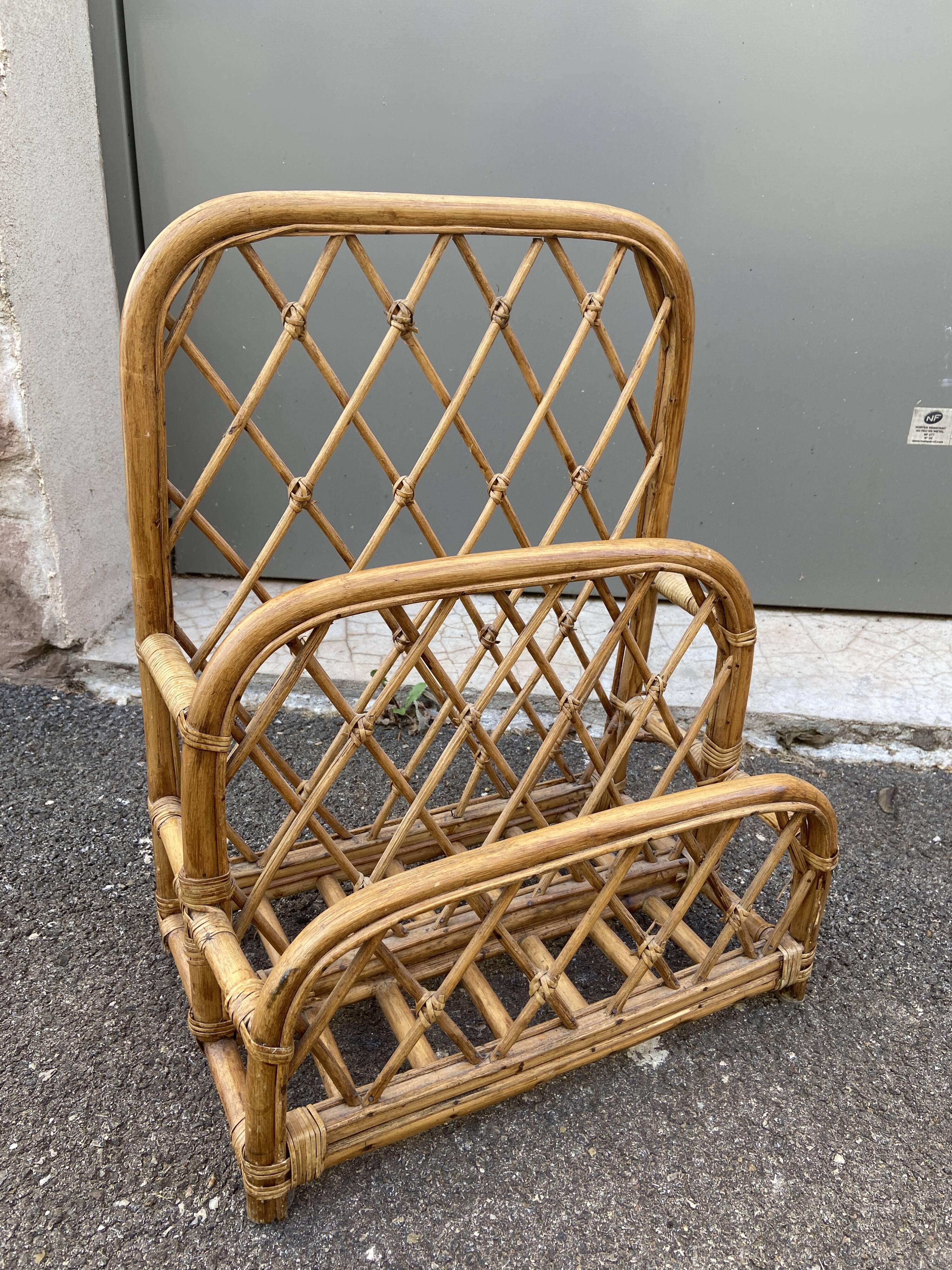 Vintage rattan magazine door