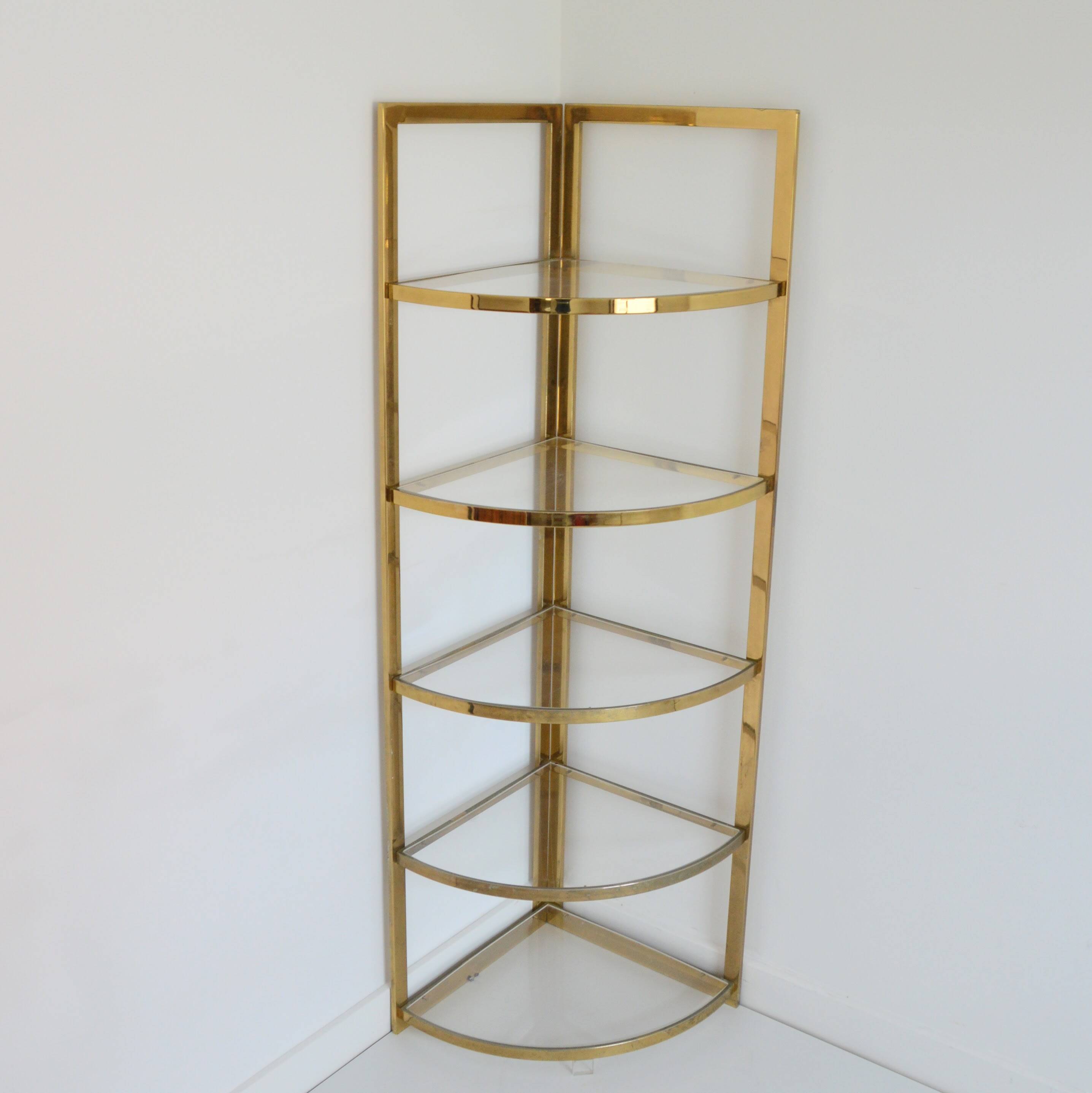 Étagère d’angle en métal doré et plexiglas vintage 1970s