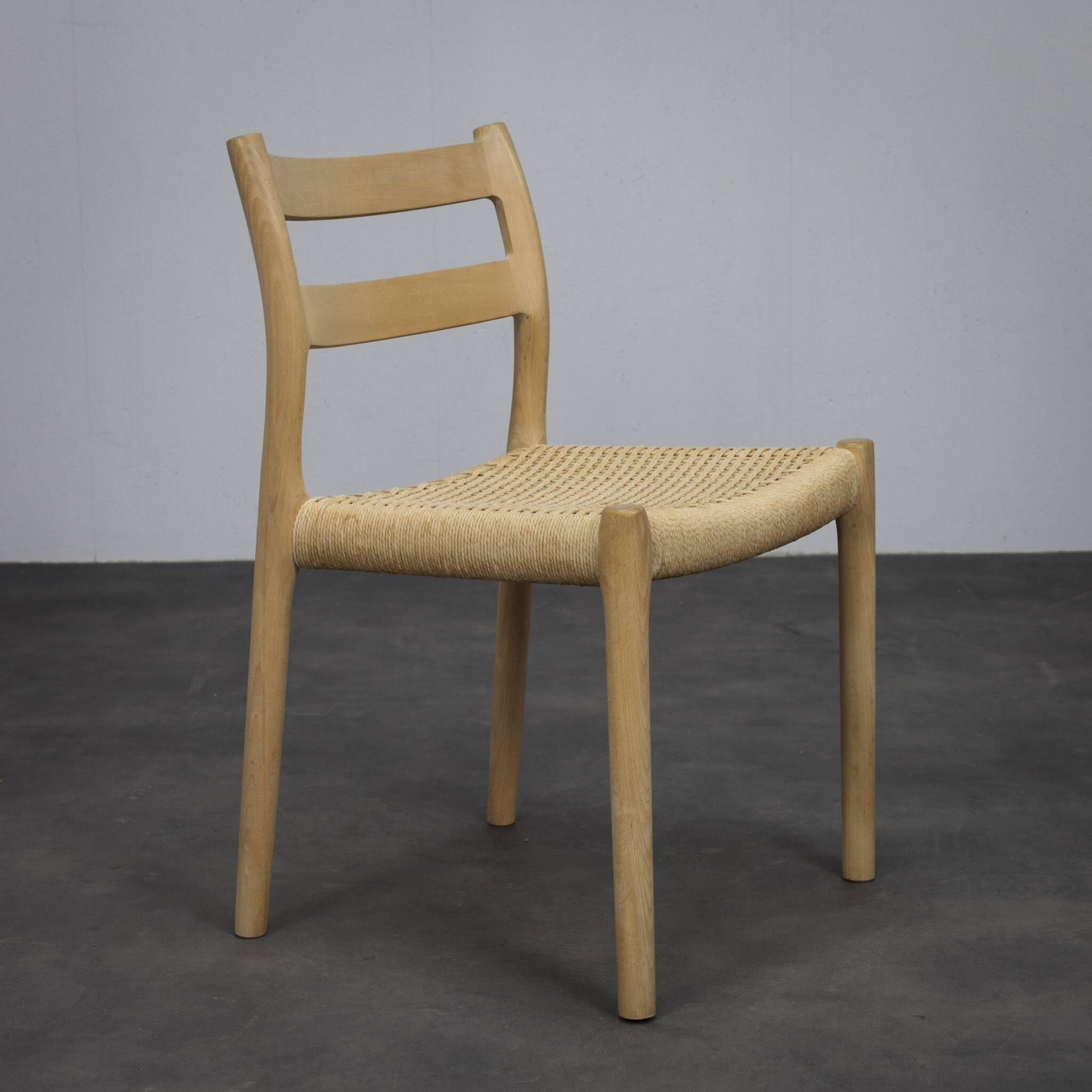 Ensemble de 6 chaises de salle à manger modèle 84 par Niels Otto Møller, années 1970.