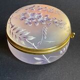 Enamelled candy maker