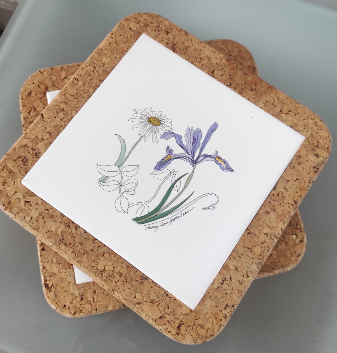 Pair of vintage botanical trivets in ceramic and cork – Yes