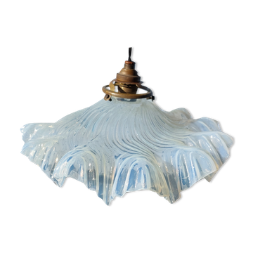 Suspension en verre opalescent