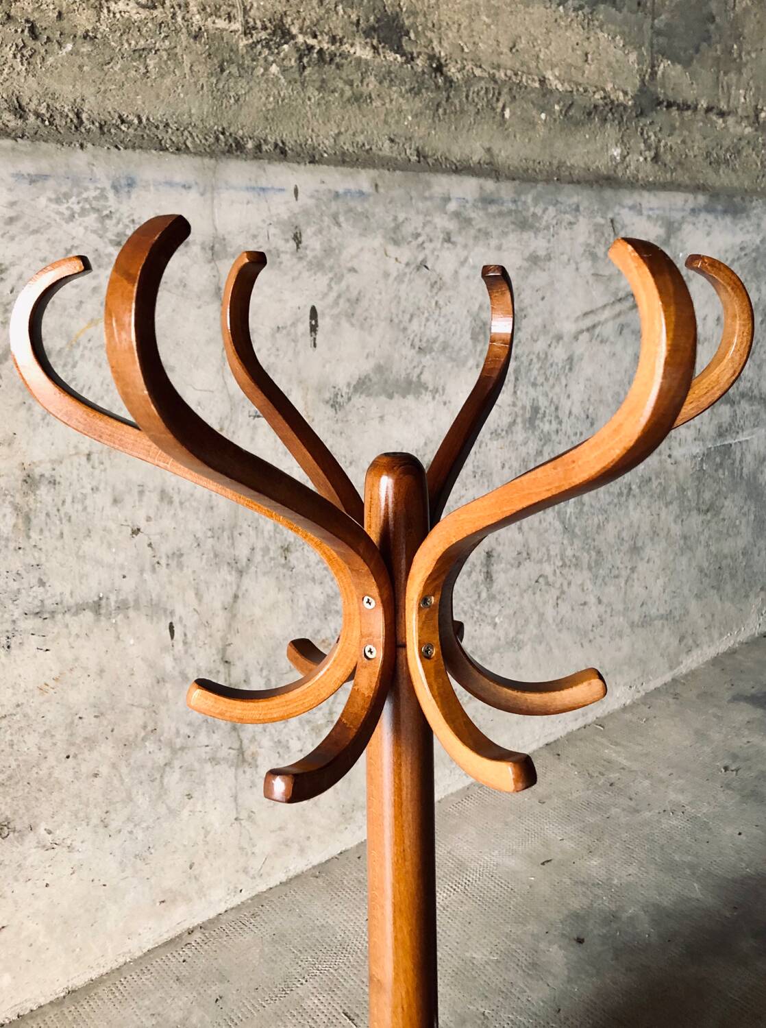 BAUMANN wooden “Parrot” coat rack