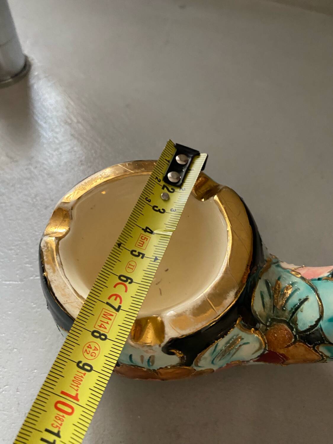 Vallauris pipe-shaped ashtray with blue and gold flowers