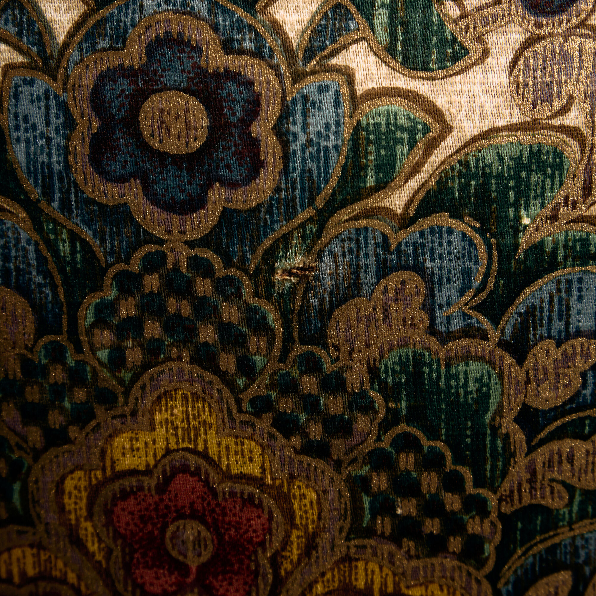 Fauteuil en noyer par Anna-Lülja Praun