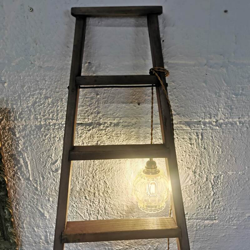 Painter's half-stepladder