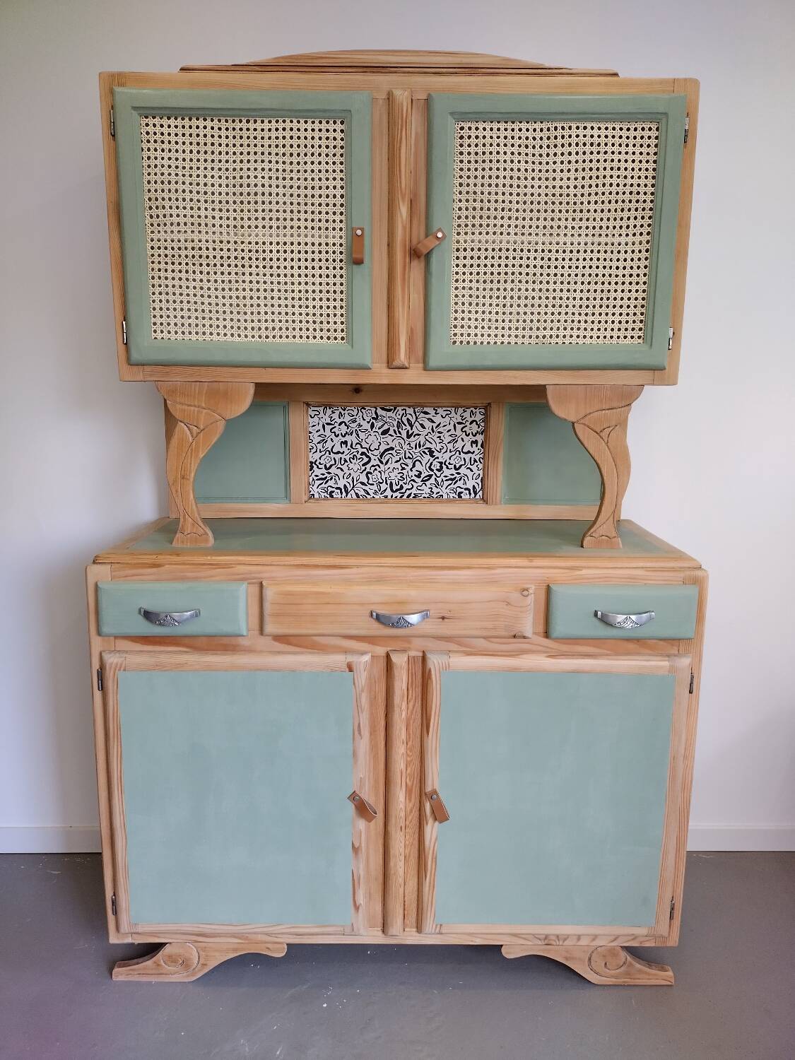 Mado style sideboard