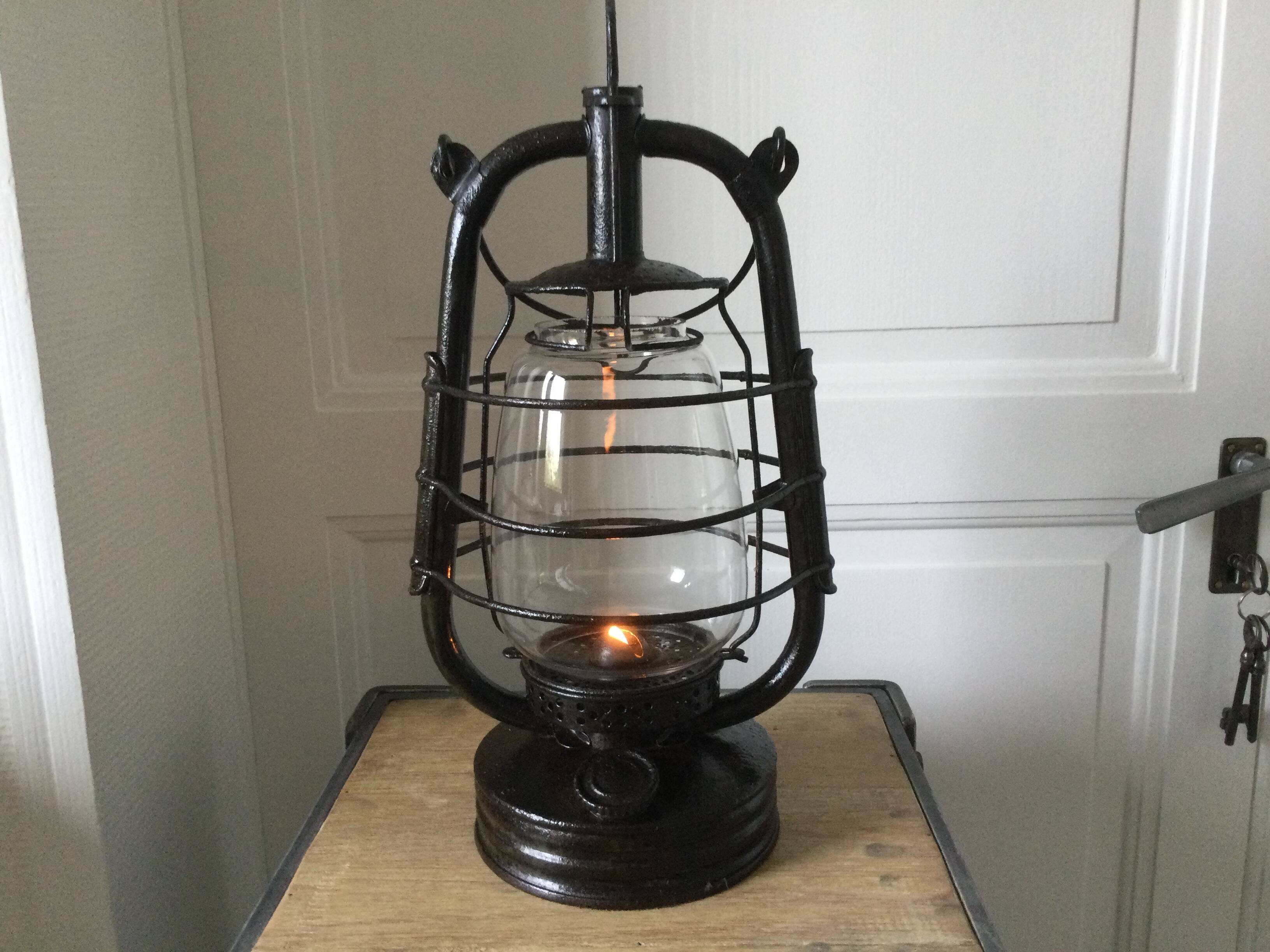 Marine model kerosene lamp in good condition