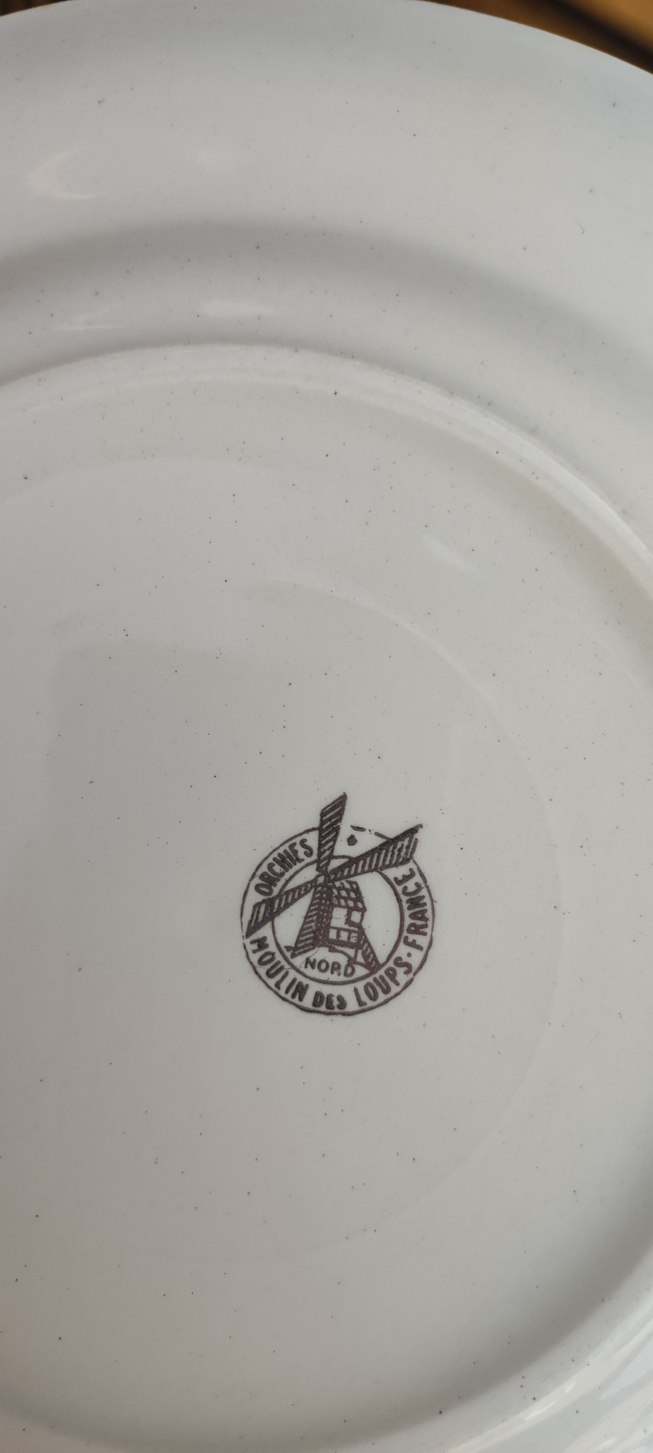 Dishes moulin des loups
