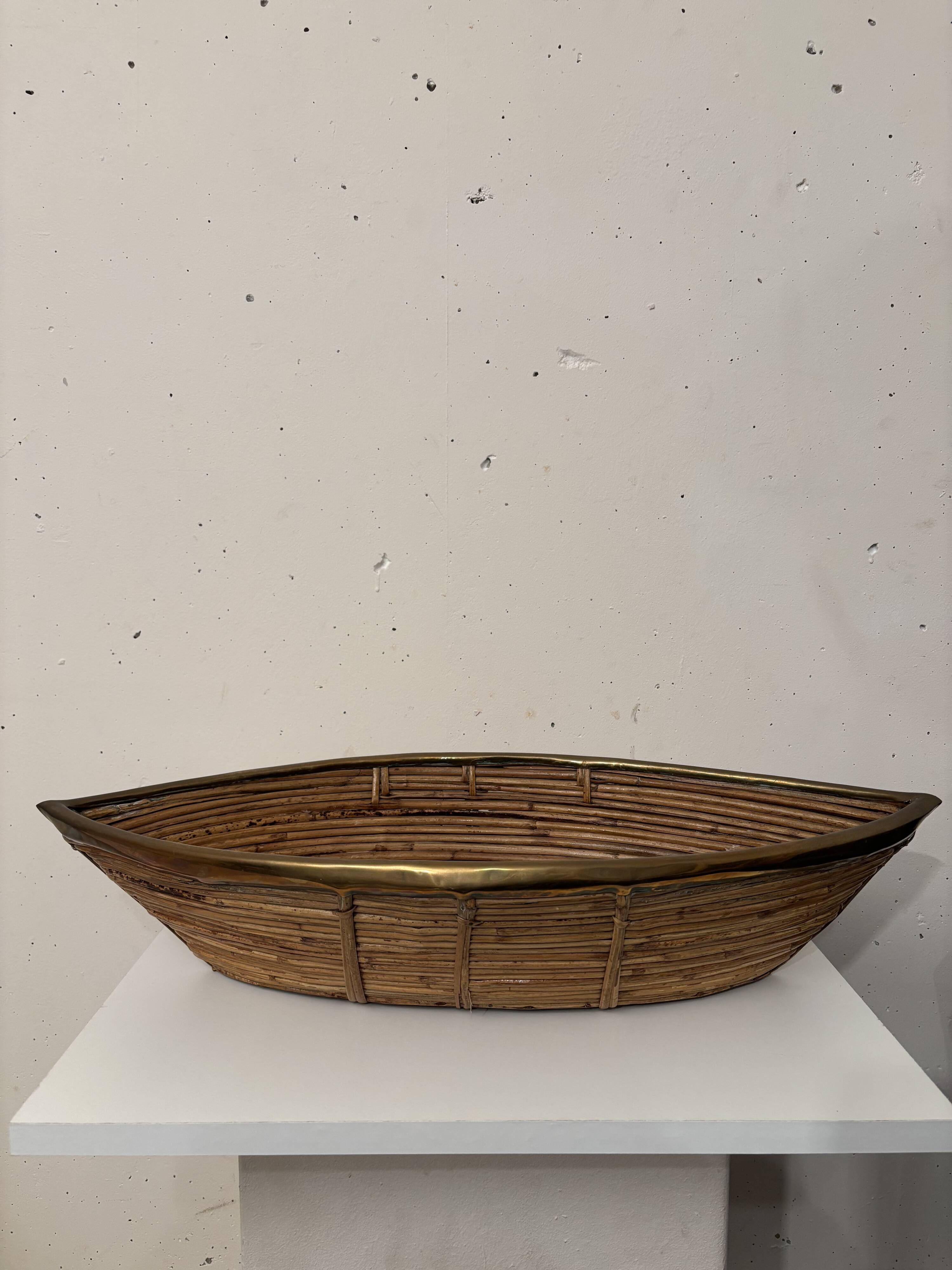 Corbeille « bateau » bambou et laiton 1970