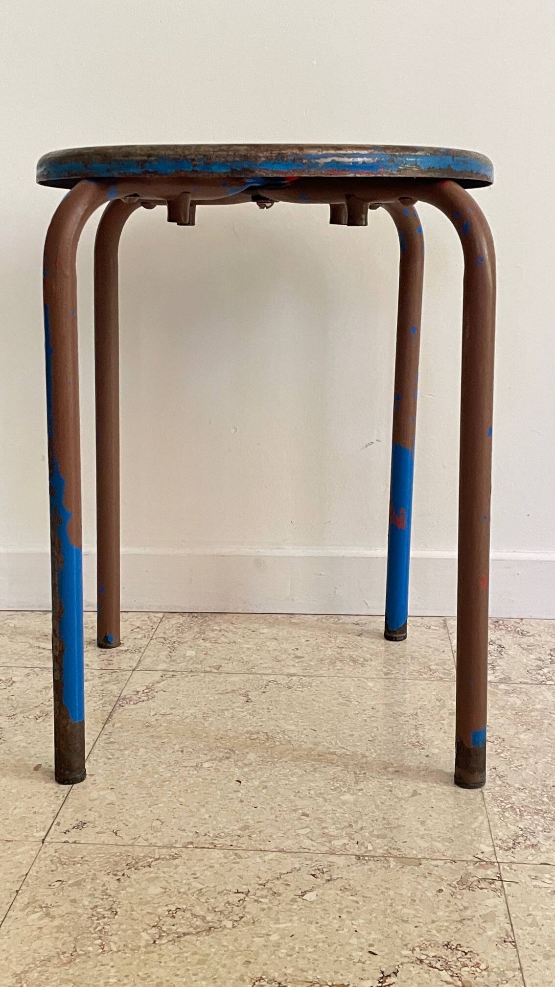 Tabouret industriel acier patiné vintage