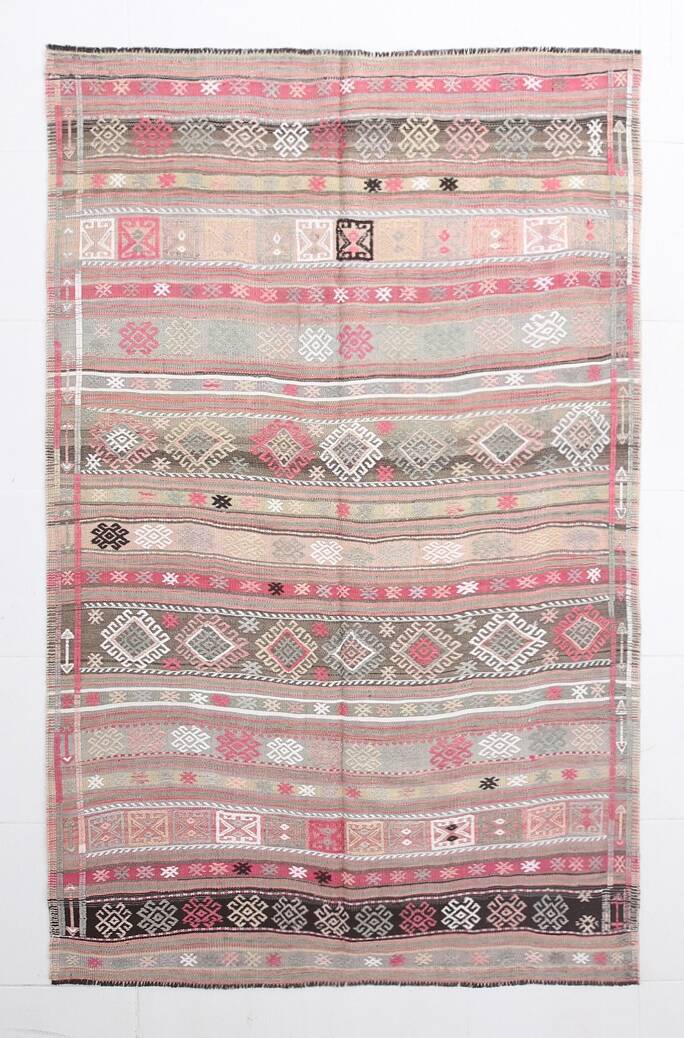 Tapis kilim ancien pastel, teintes délavées rose & vert, charme bohème,