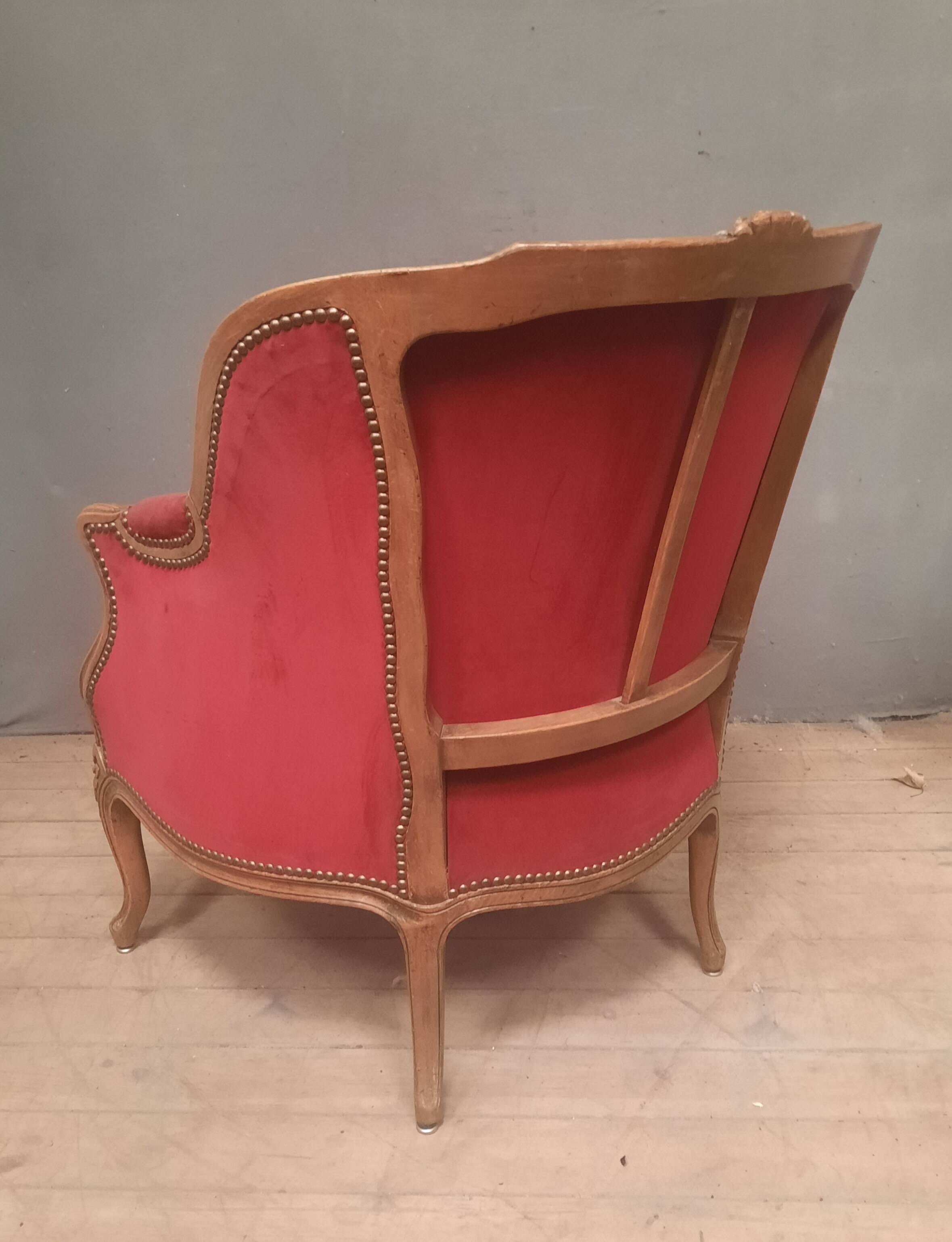 Large Louis XV style bergere chair in red velvet
