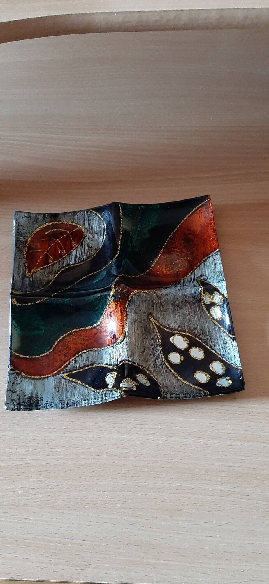 Divided plate